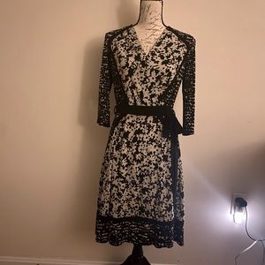 Floral print dress by Taylor. Size 8